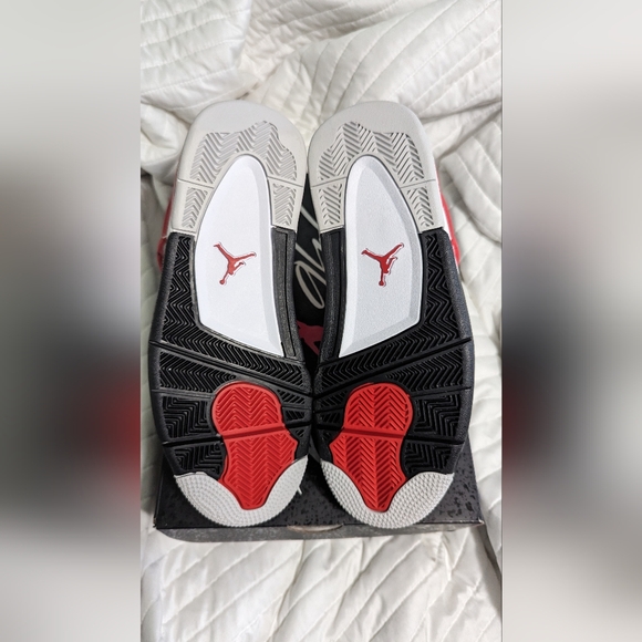 Air Jordan 4 Retro - Picture 5 of 15